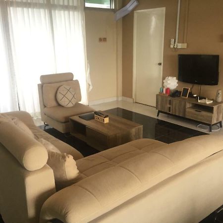 Appartement avec 3 chambre Bandar Seri Begawan Extérieur photo